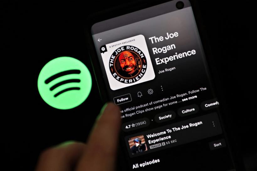 Spotify CEO co<em></em>ndemns Joe Rogan over racial slurs, but won't silence him