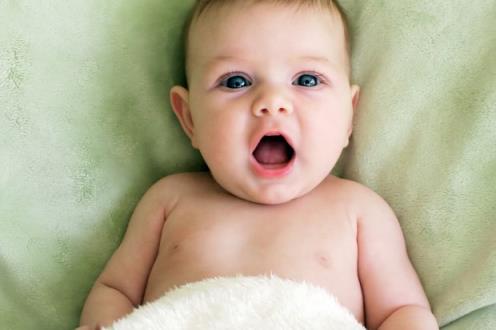 6个月至12个月婴儿的睡眠模式和问题