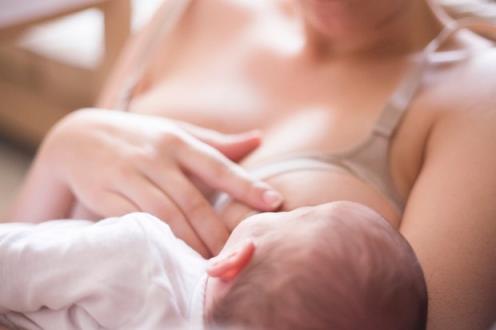 母乳喂养引起的乳房胀大:原因及缓解方法