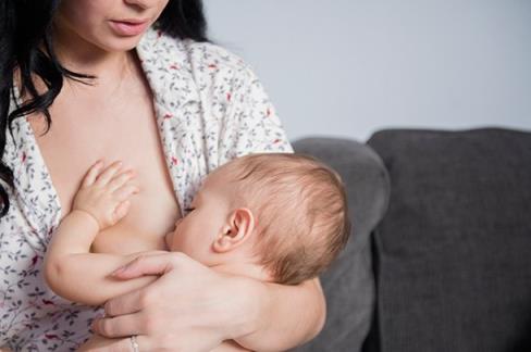 坚持母乳喂养——一位母亲的故事