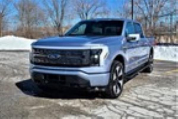 How far the 2023 Ford F-150 Lightning Platinum can go on a charge