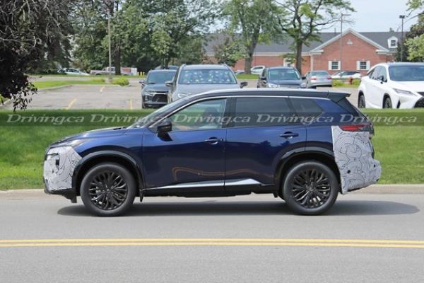 Spy shot of tested Nissan Rogue