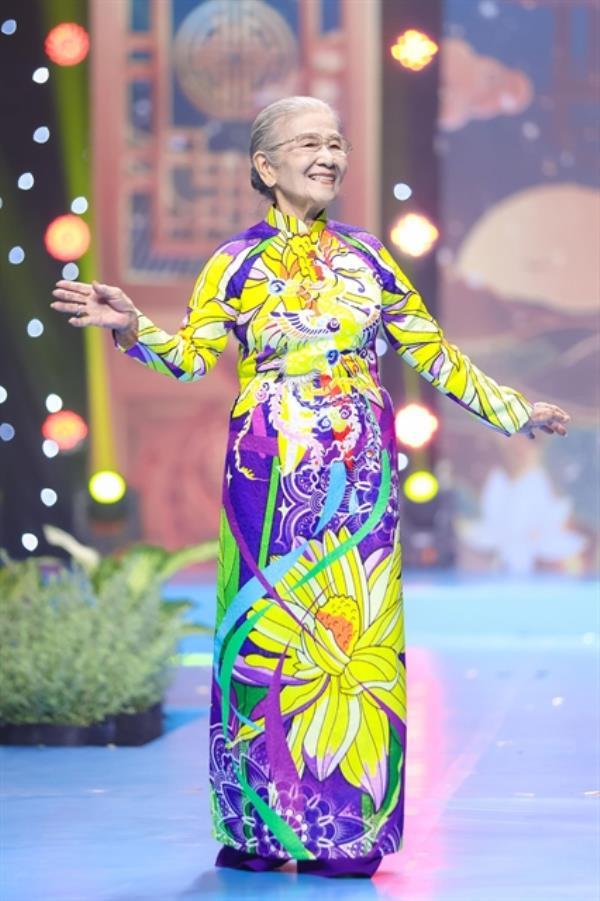 91岁的女演员在胡志明市短片电影节上获奖