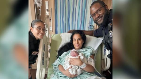 立即接管:“阿波卡警察帮助接生婴儿
