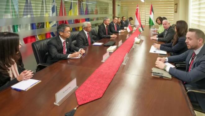 维维安·巴拉克里什南会见巴勒斯坦领导人，表达了新加坡对加沙可怕的人道主义局势的关注